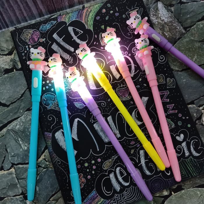 

Pulpen Lampu Hello Kitty Nyala / Gel Pen Karakter Souvenir Pena Lucu