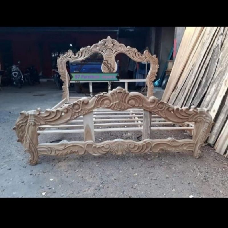 Dipan jati full ukir jepara ukuran ranjang 180×200cm mentahan