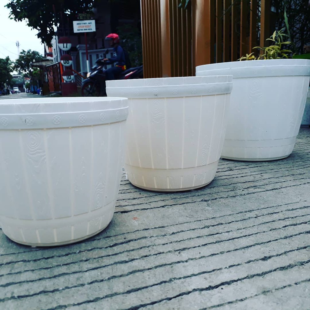 Pot Gentong Lovenia 27 Putih Pot Gentong 27 (22CM) Putih Pot Bunga Plastik 27 Bibit Bunga Putih