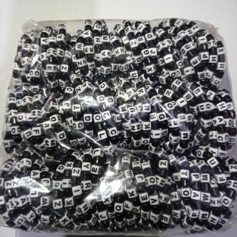 gelang manik mute huruf varian motif