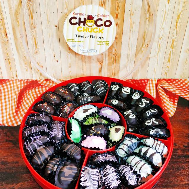 

Kurma Coklat Twelve Flavors 12rasa kurcok chocochuck