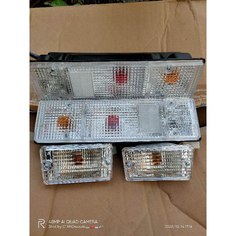 1set lampu belakang stoplamp dan sein bemper depan putih cristal bening variasi mitsubishi L300