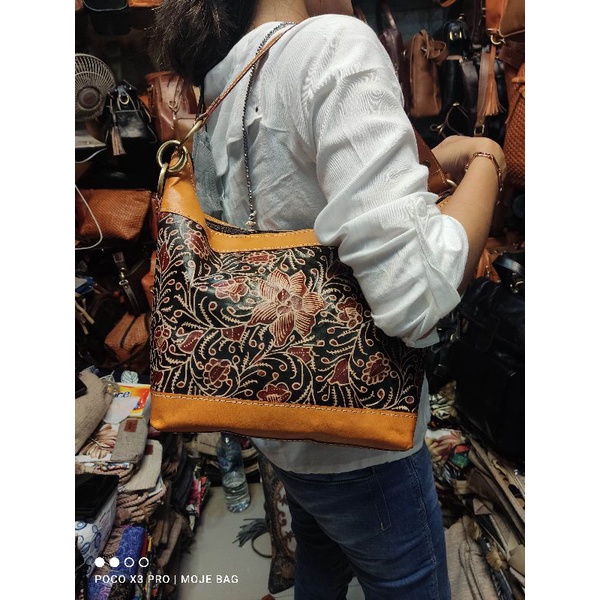 tas kulit sapi asli batik lukis model hobo bisa slempang termurah by moje jogja
