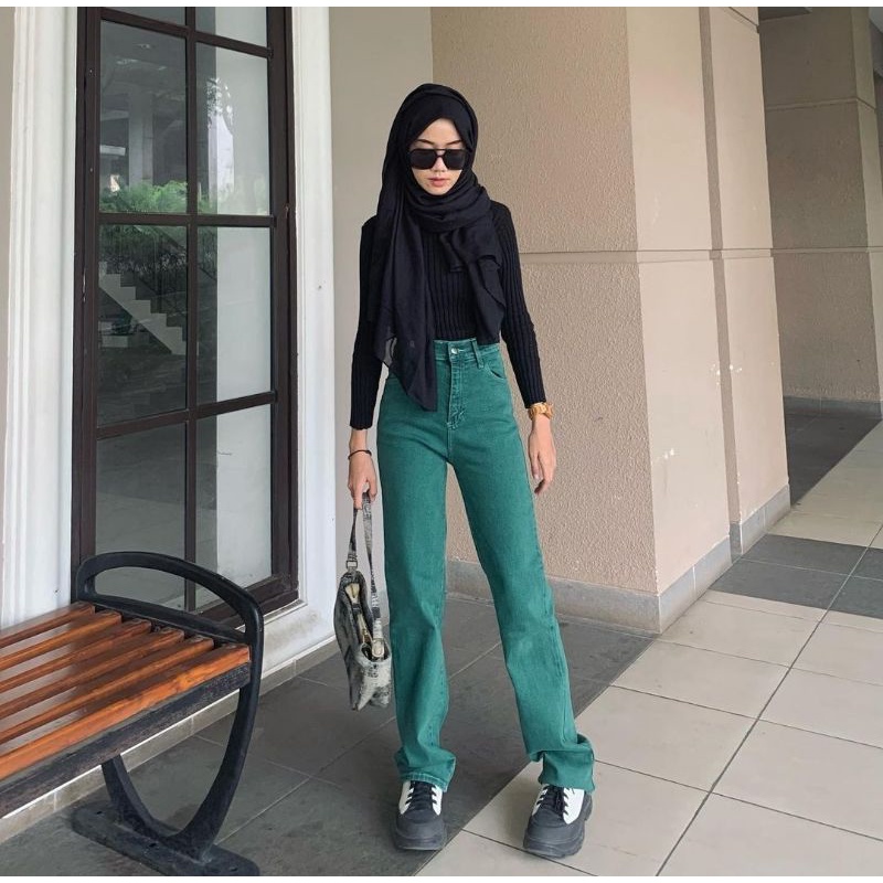 (27-30) EMERALD GREEN HW STRETCHY LOOSE JEANS / HIJAU HW STRETCH LOOSE JEANS / CELANA HIGHWAIST LOOSE JEANS