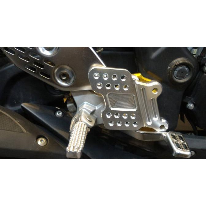 raiser footstep yamaha r25 / mt25