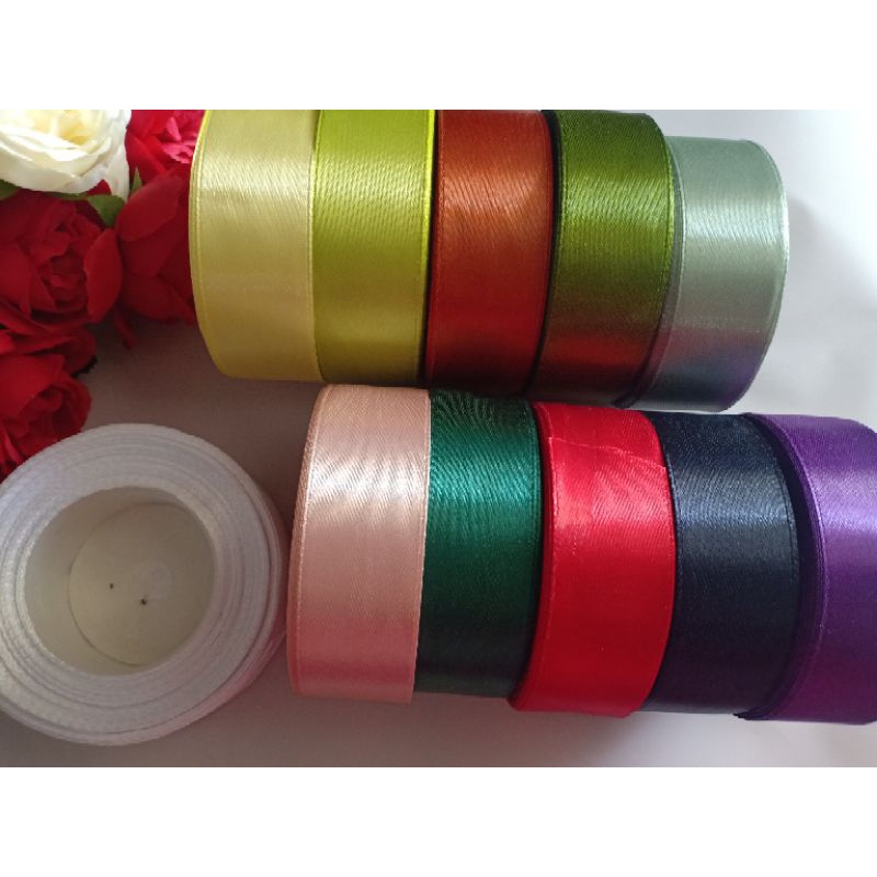 

Pita satin 2,5cm/ 1" warna per roll