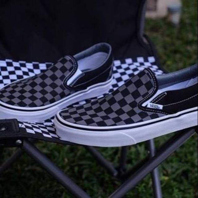 vans slip on checkerboard black pewter
