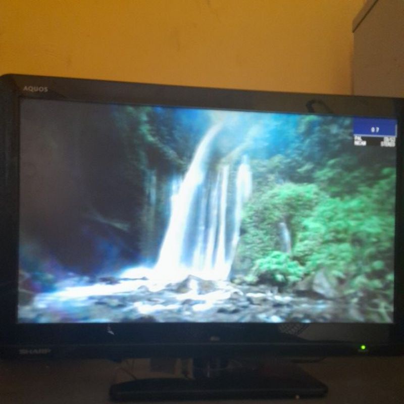 TV SHARP AQUOS 24 inc bekas