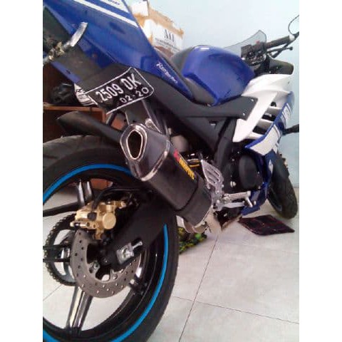 Knalpot Akrapovic full carbon series untuk motor Yamaha R15