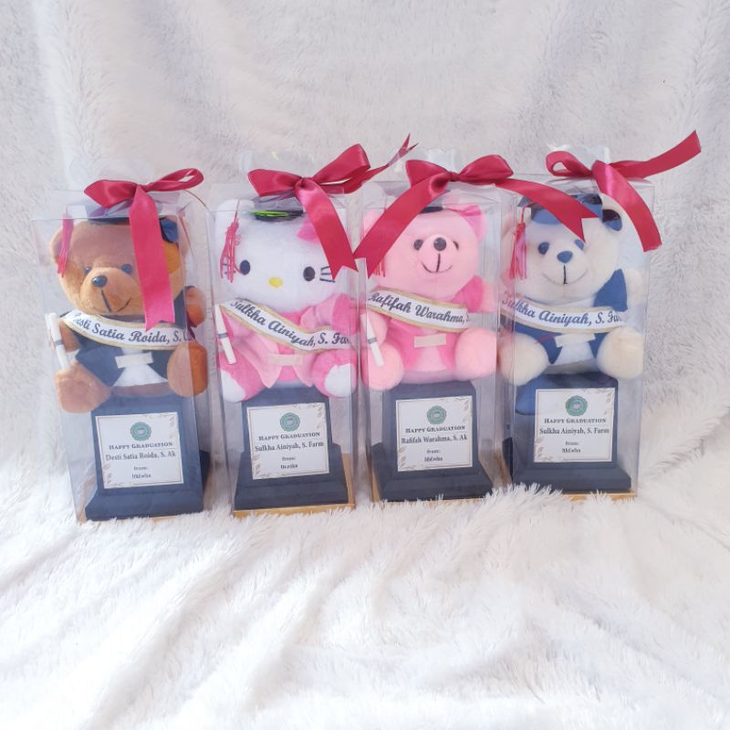 Piala Boneka Wisuda - Boneka Wisuda