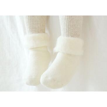 Kaos Kaki Lantai dengan Bahan Anti Slip dan Gambar Kartun Kaos Kaki Lantai dengan Bahan Anti Slip dan Gambar Kartun