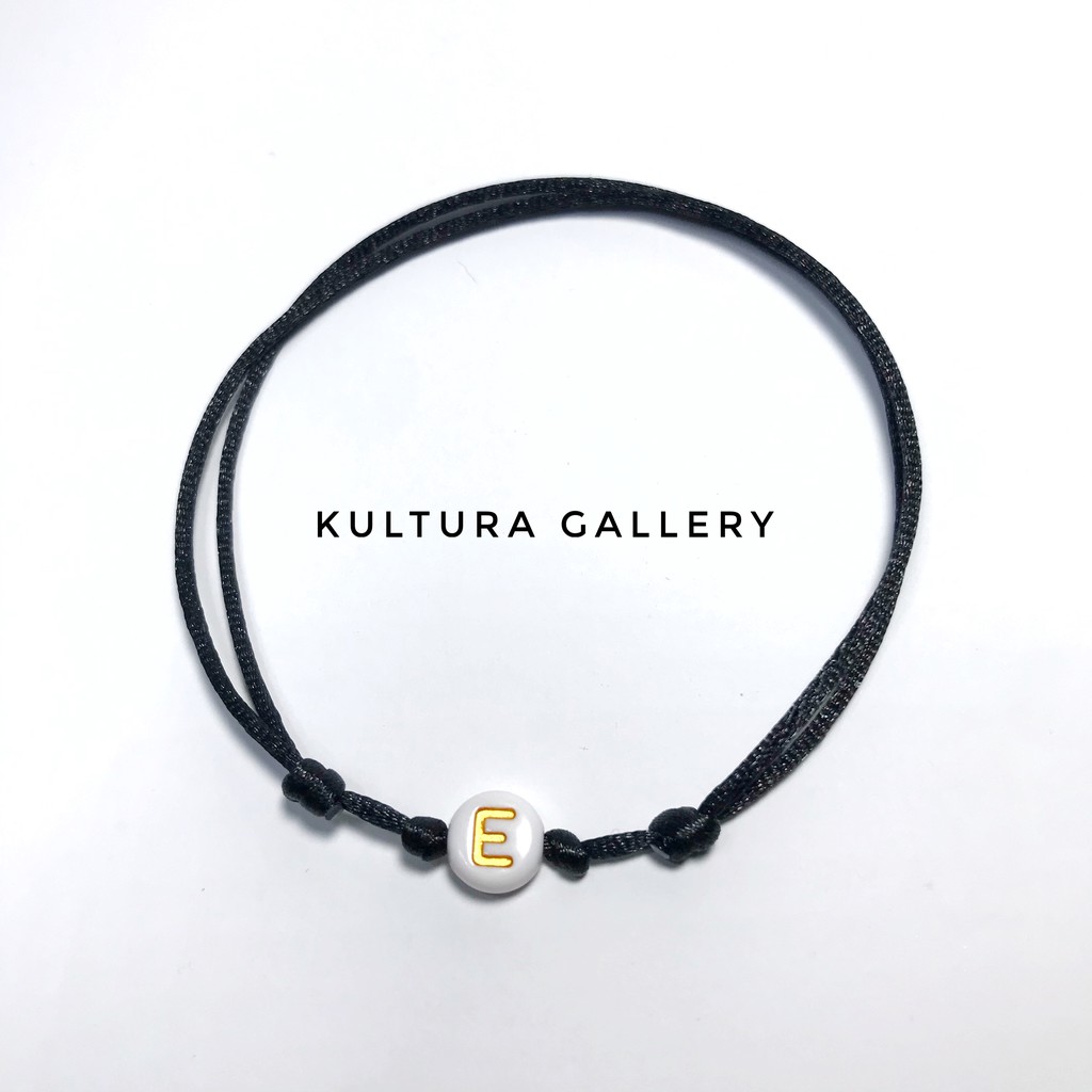 Gelang Inisial Nama Gepeng Putih Gold Tali Satin Ikat (Gelang Tali)