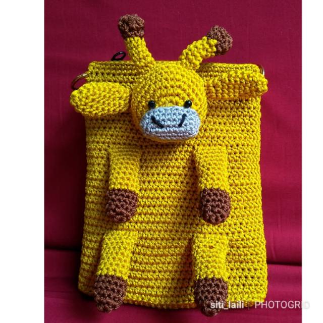 Tas slempang karakter jerapah rajut 2 resleting