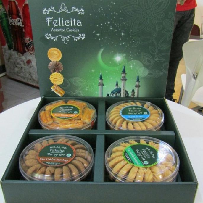 

Parcel Kue Lebaran Felicita 4 Toples Parcel Hampers Sarahasana_