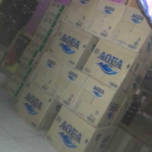 

Air kemasan aqua dll...