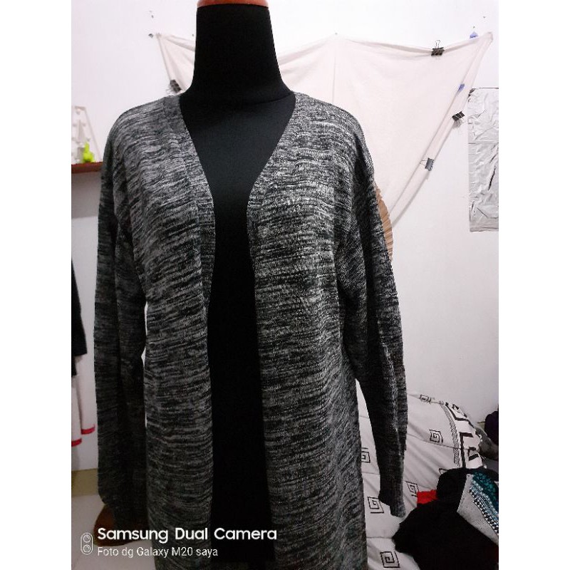 Cardigan Rajut Panjang  Hitam Putih