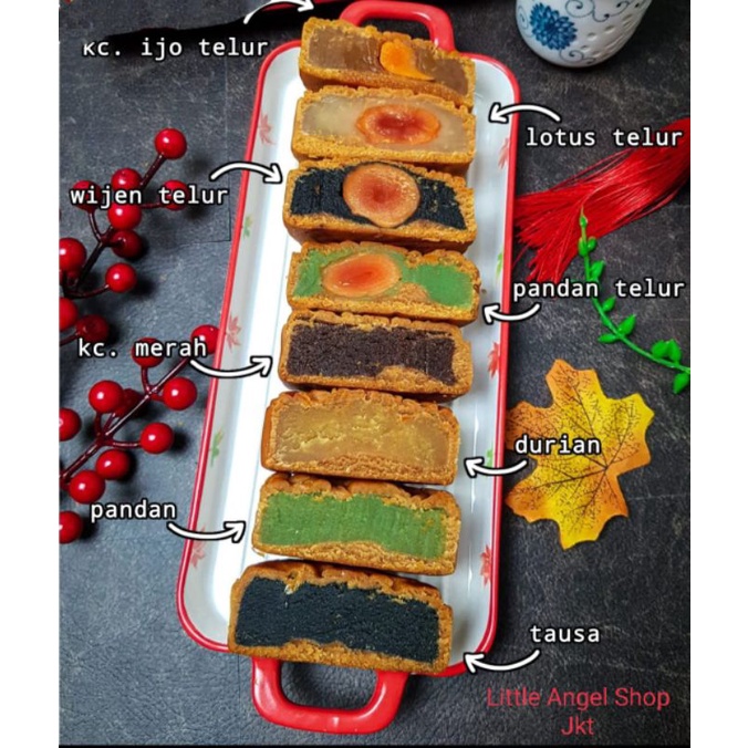 

PROMO MOONCAKE 98K/2PC KUE MOONCAKE PREMIUM 2024 ENAK DAN HALAL 1 BOX ISI 2/4 PCS
