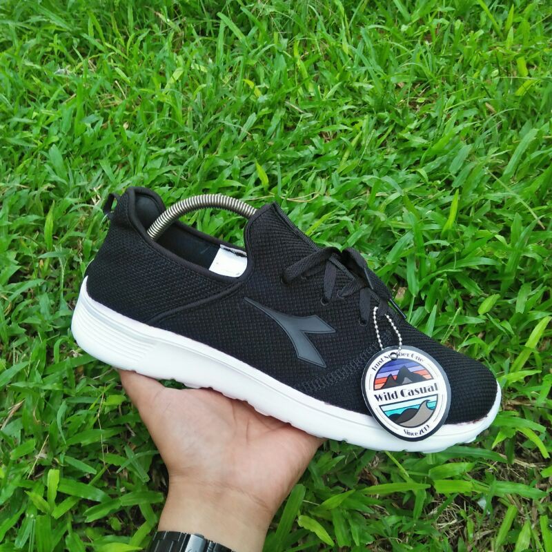Diadora Jita "black/white"