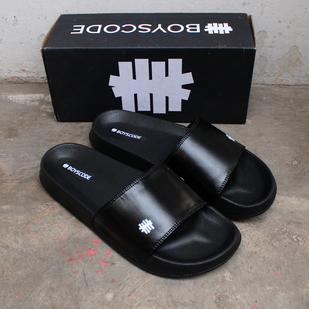 Sendal Selop Casual Pria BOYSCODE Small Petir Logo Hitam Fullblack / Sendal Slide Pria / Sendal Slip On Pria