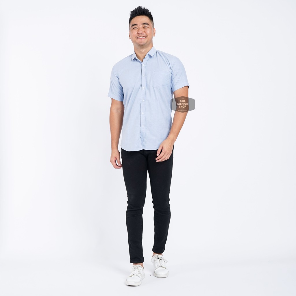 Baju Kemeja Pria Lengan Pendek Warna Biru Muda Soft Blue Biru Langit Oxford Casual Slimfit Cowok