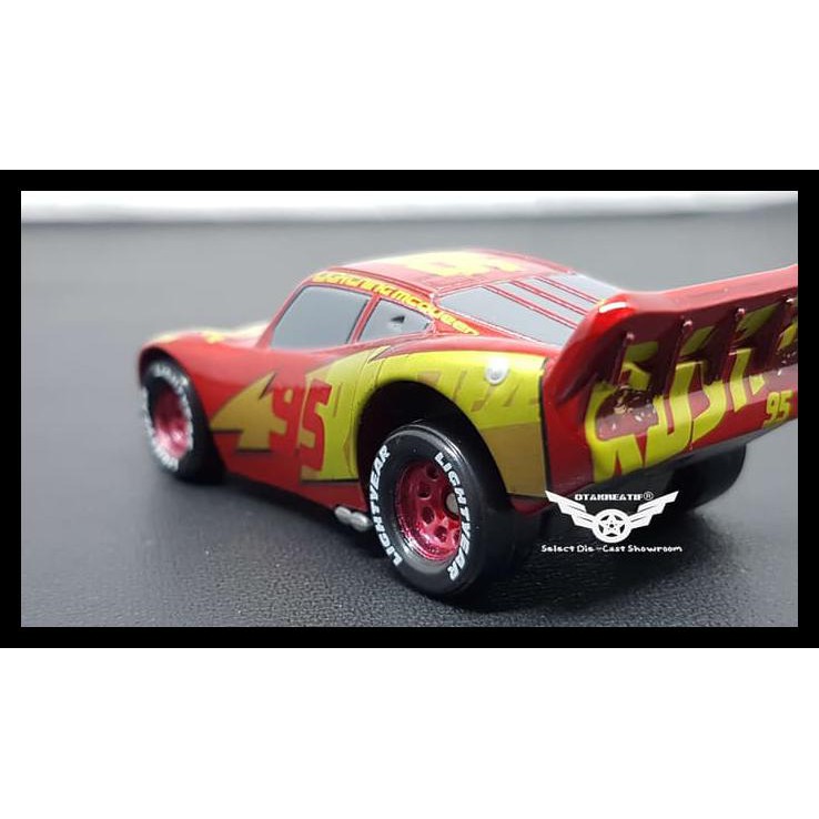 Tomica Disney Cars 3 C32 Lightning Mcqueen Rusteze Racing