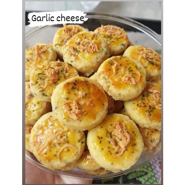 

garlic cheese cookies