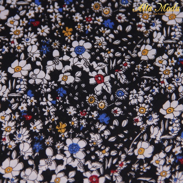 

Alta Moda Katun Hitam Motif Floral (1M)