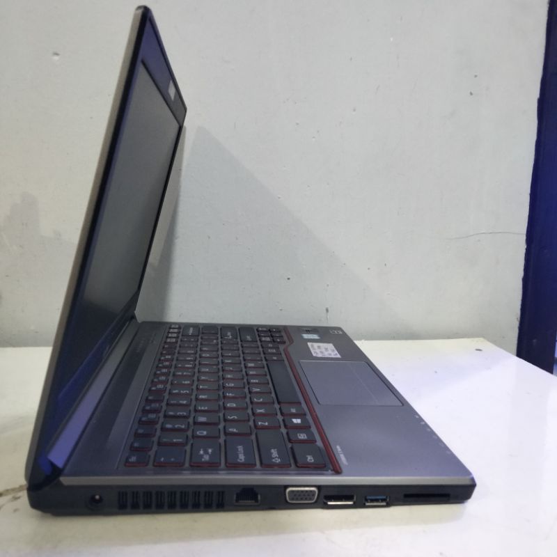 Laptop Fujitsu E series Intel core i5 6200U gen6 DDR 8gb