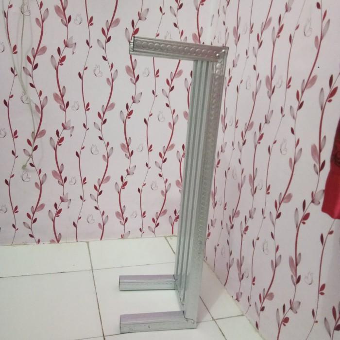 RAK POT TANAMAN BAJA RINGAN