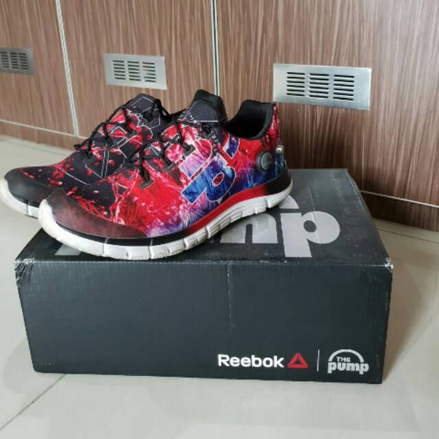 Sale authentic Reebok the pump  (running)