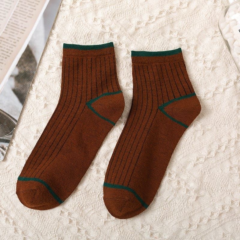 [ COD ] Kaos Kaki Ankle Semata Kaki Simple Motif Polos Garis Pria Wanita Unisex Murah Cute Socks Fashion Korea / Kaos Kaki Pria Polos / Kaos Kaki Pria Garis / Kaos kaki Wanita-Panjang Coklat Tua