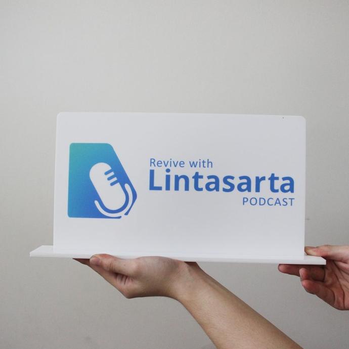 

Standing Acrylic Sign Custom 35x20 | Standing Sign | Logo Signage helloto99 Diminati Banget