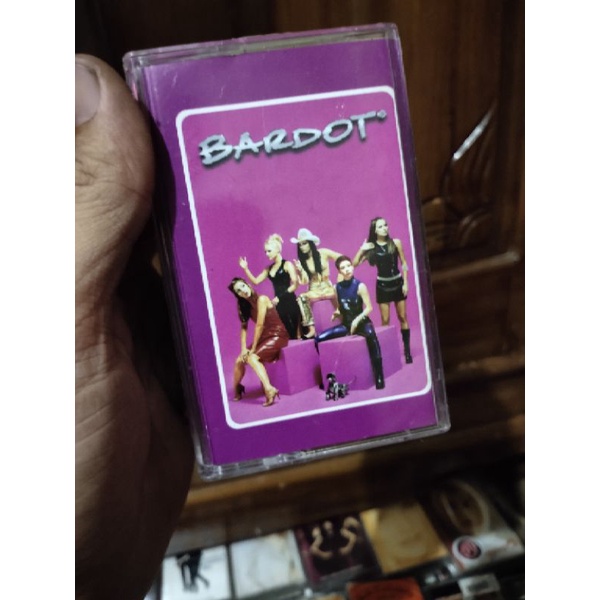 kaset pita bardot