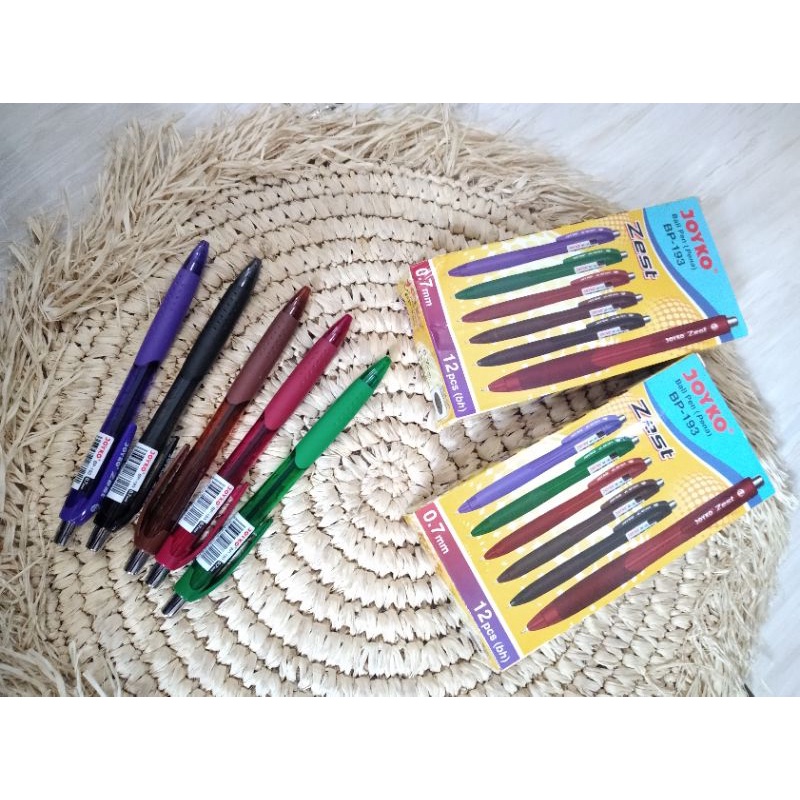 

Pulpen/Bolpoint hitam