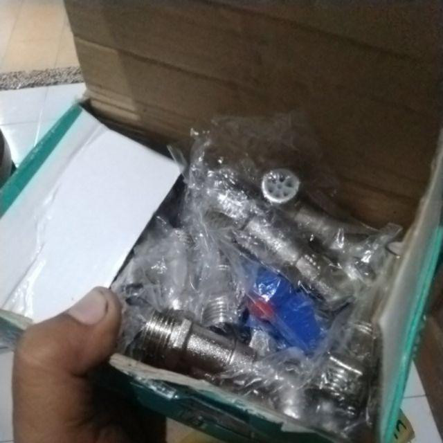 Kran Air 1/2 Hpp / Hsj Kamar Mandi (kran Bola Hsj Gg Biru 1/2)