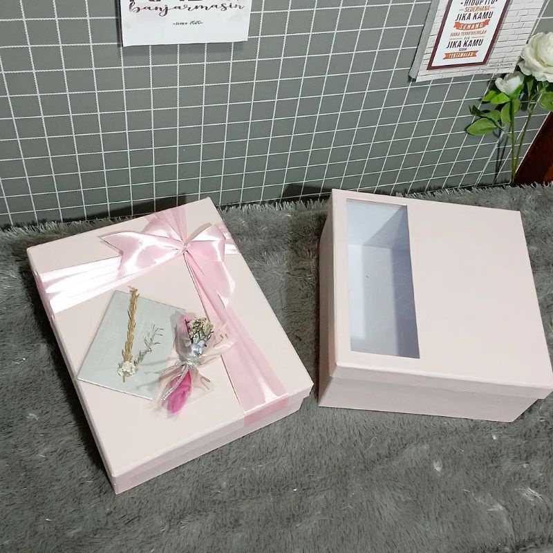 

Box Pink 25 cm x 20 cm Tinggi 10cm & 28x23 Tinggi 12