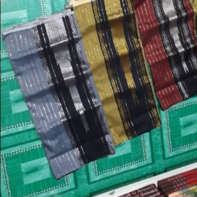 Sarung sutera sengkang