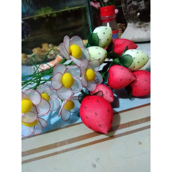 Jual Kerajinan Tangan Buah Strawberry Bunga Stocking Hiasan Stroberi Shopee Indonesia