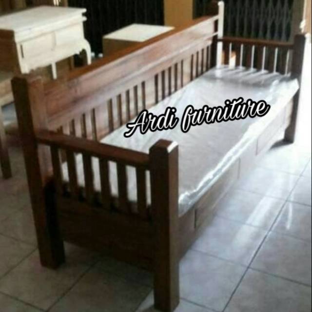 Resban bale +bale bangku kursi panjang plis matras