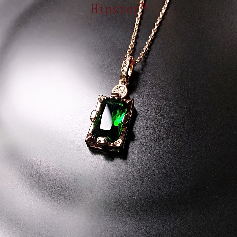 Popular Classic Trendy Light Luxury Emerald Square Full Diamond Pendant Necklace