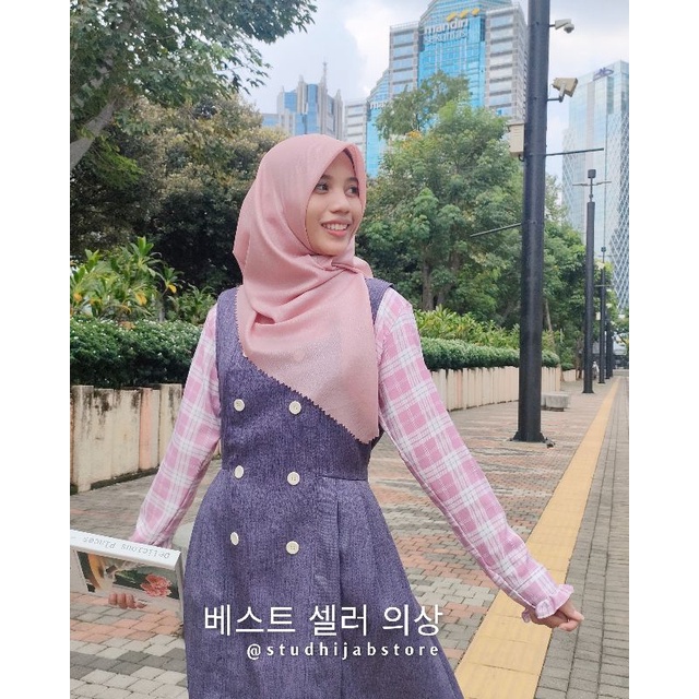 Tartan Blouse by Studhijabstore