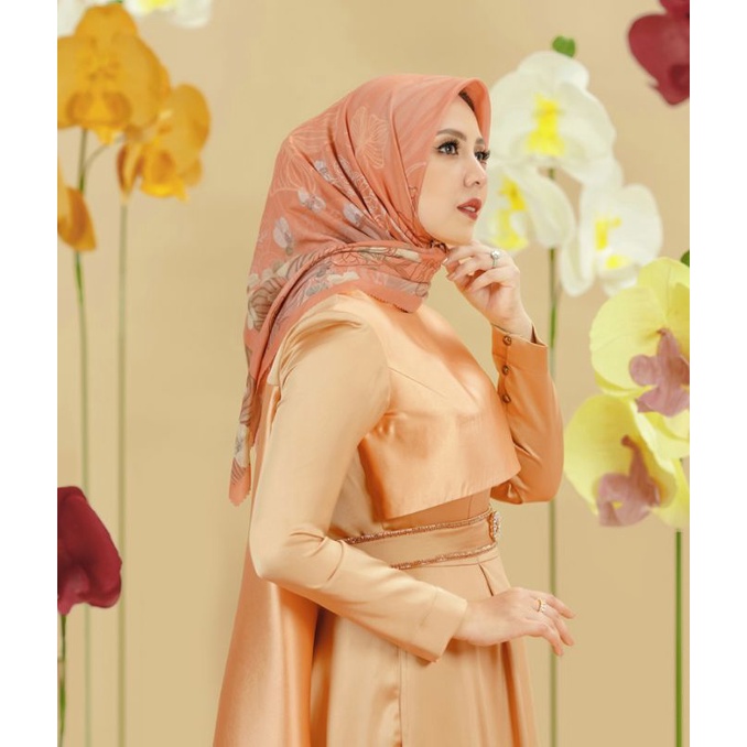 New Buttonscarves Orchide in Blaze Orange