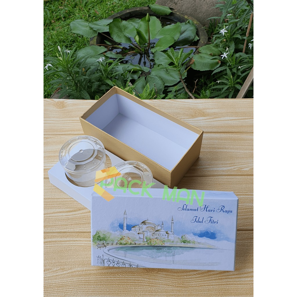 

Kotak Kue Lebaran Putih 22x 11 x 8 ( P X L X T )