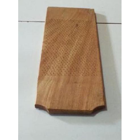 Parutan Kelapa Tradisional Dari Kayu ukuran : PxL = 33 cm x 9 cm