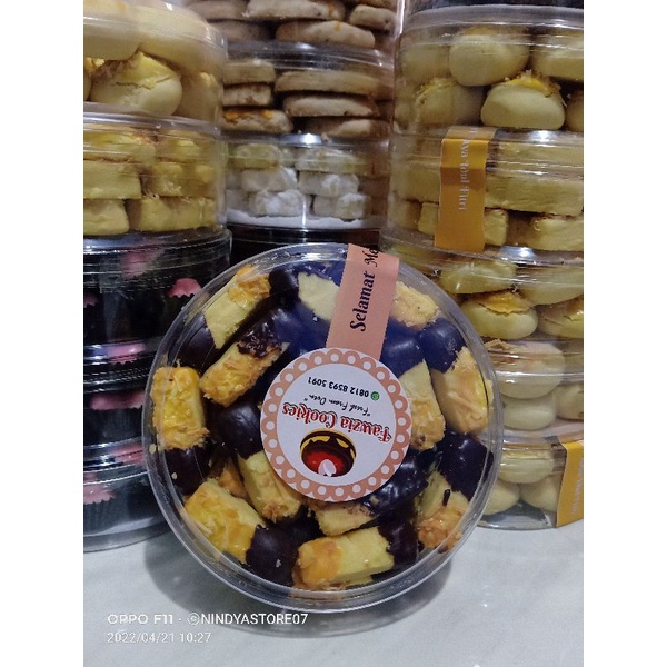 

paket hemat kue lebaran 3 toples