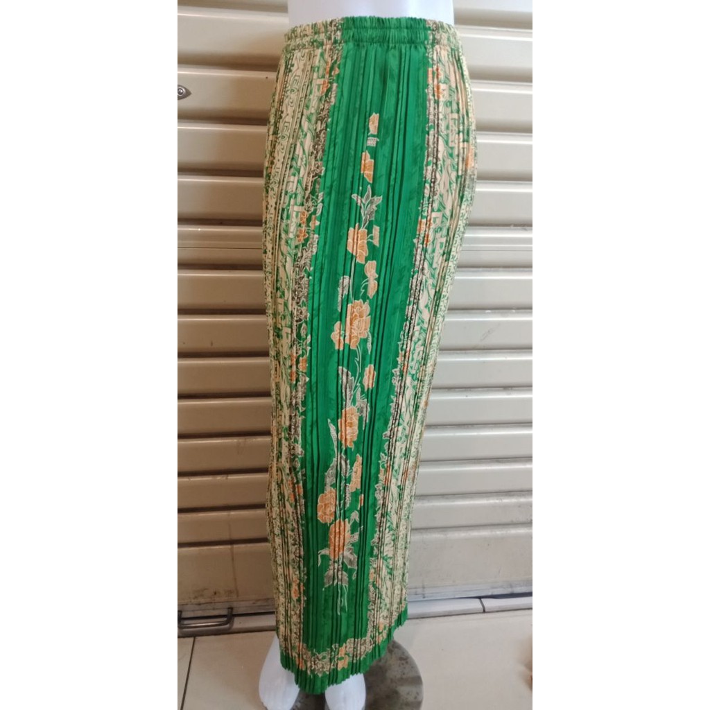 Rok plisket semi sutra motif batik bawahan kebaya baru