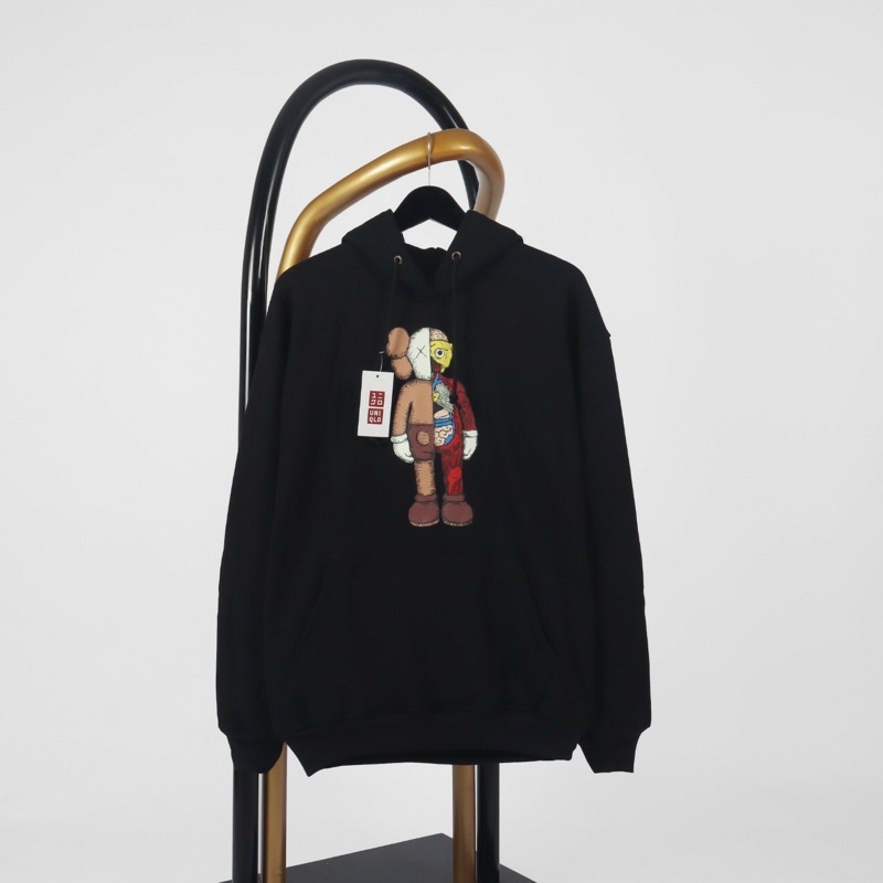 SWEATER HOODIE UNIQLO X KAWS FULLTAG & LEBEL - JAKET UNIQLO KAWS SWEATSHIRT BEST SELLER ORIGINAL