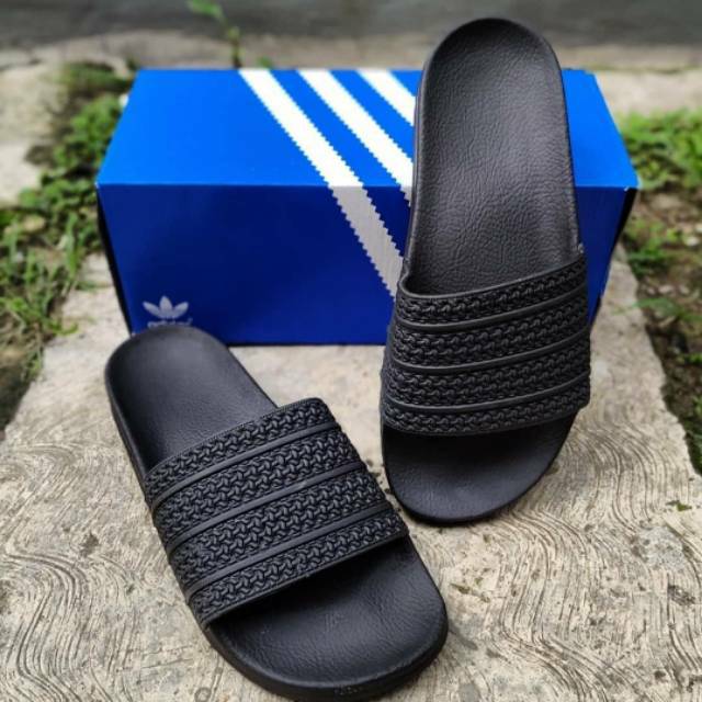 Sandal adidas adilette