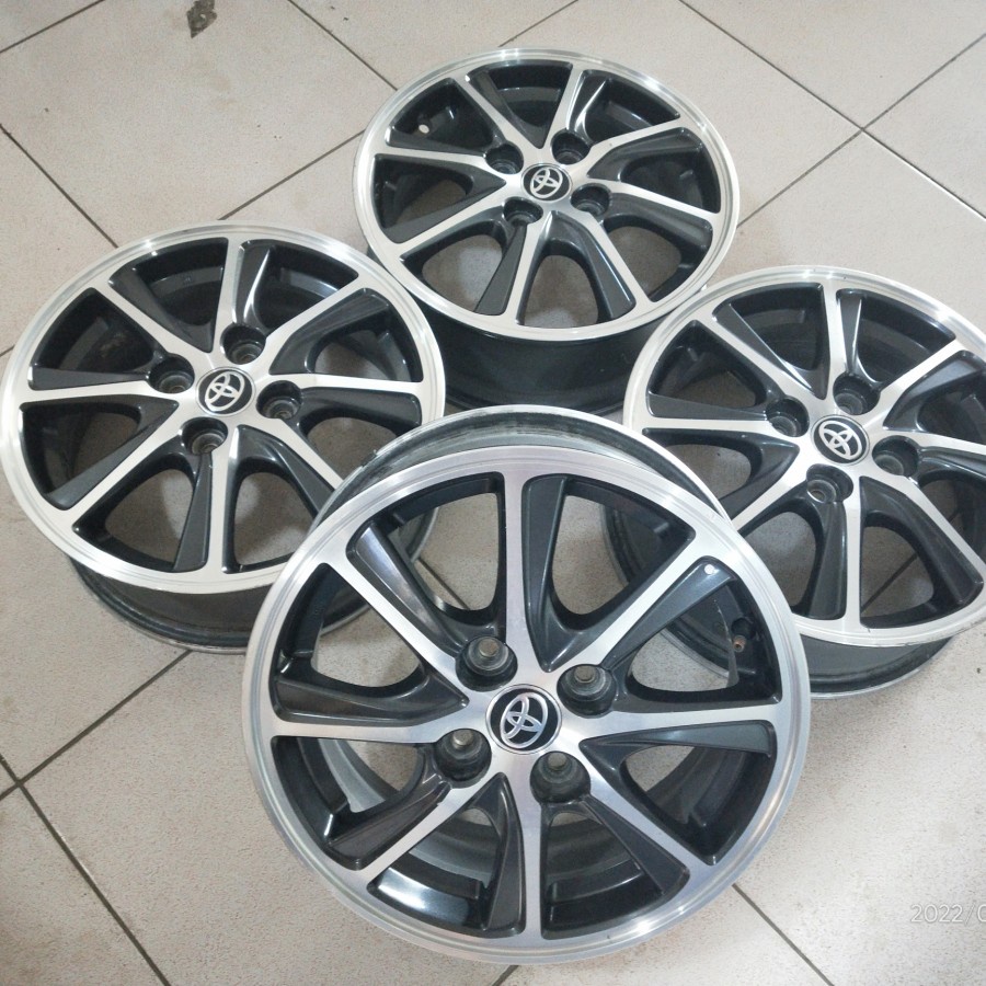velg mobil bekas ring 14 lubang 4 STANDAR CALYA R14 4X100 ET45