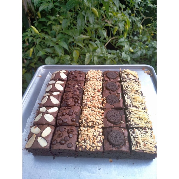 

Brownies Fudgy 5 topping Made by order